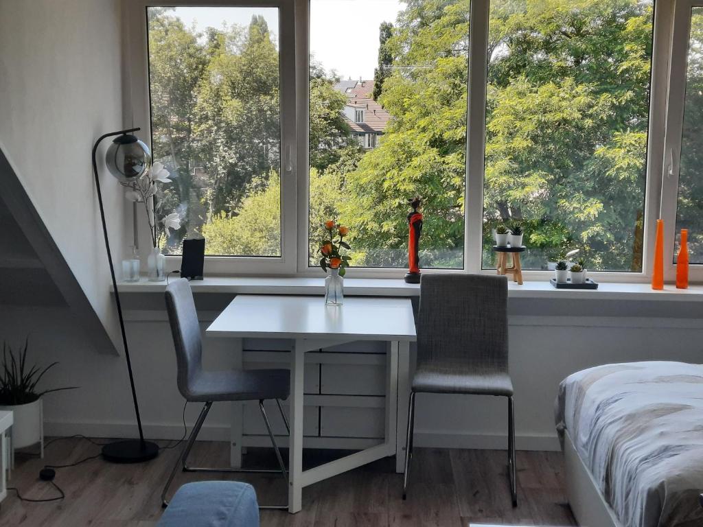 Posezení v ubytování Studio 76 Groningen met gratis leenfietsen