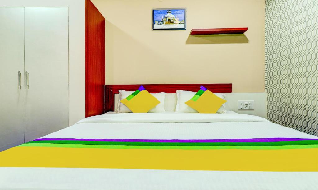 Postel nebo postele na pokoji v ubytování Itsy Hotels Aasma Luxury Villa