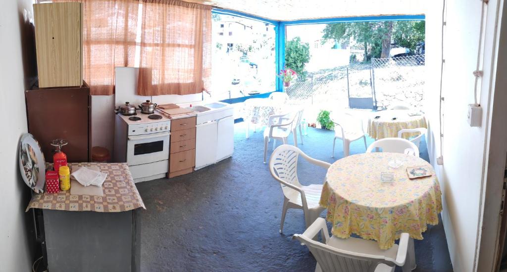 Kuchyň nebo kuchyňský kout v ubytování Guest House - Marija Delija