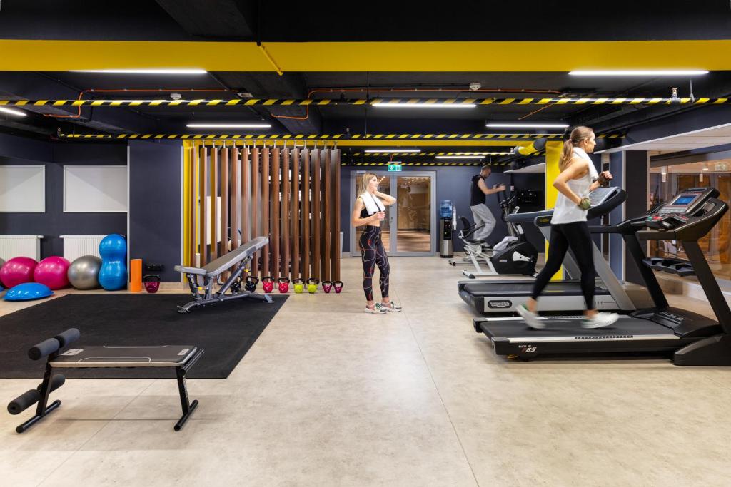 Fitness centrum a/nebo fitness zařízení v ubytování Ibis Poznan Centrum