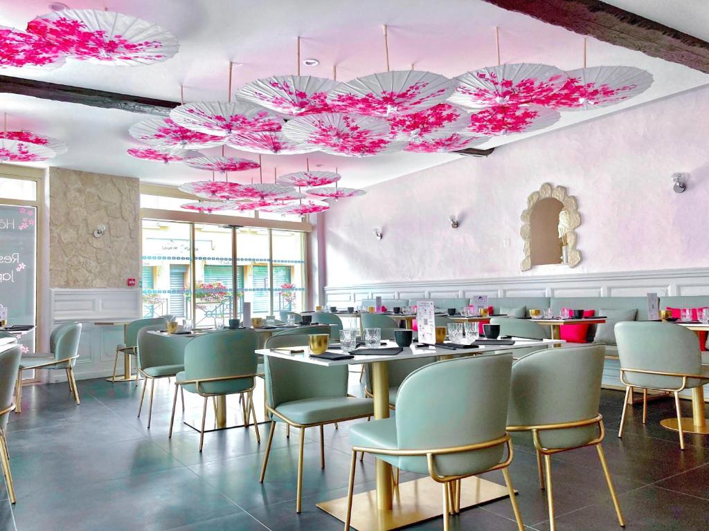 Restaurace v ubytování Le Sakura