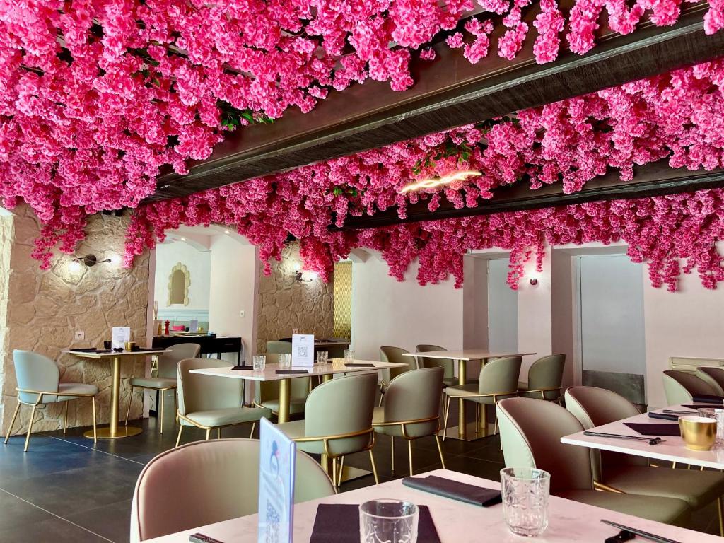 Restaurace v ubytování Le Sakura