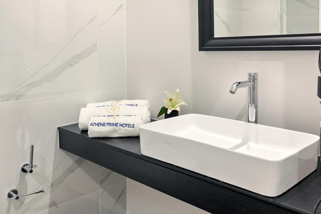 Classic Hotel by Athens Prime Hotels - Resim 35