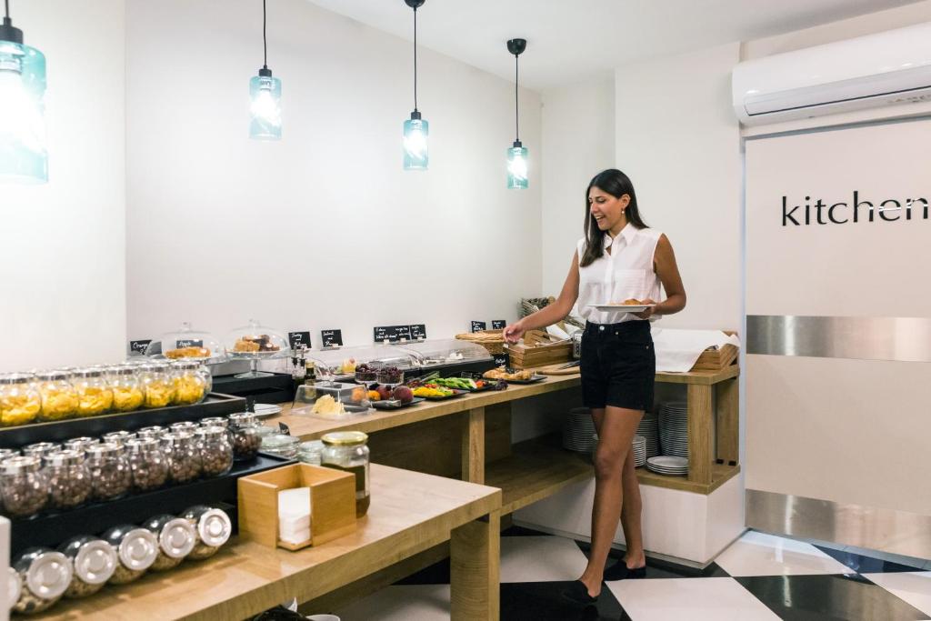 Classic Hotel by Athens Prime Hotels - Resim 17