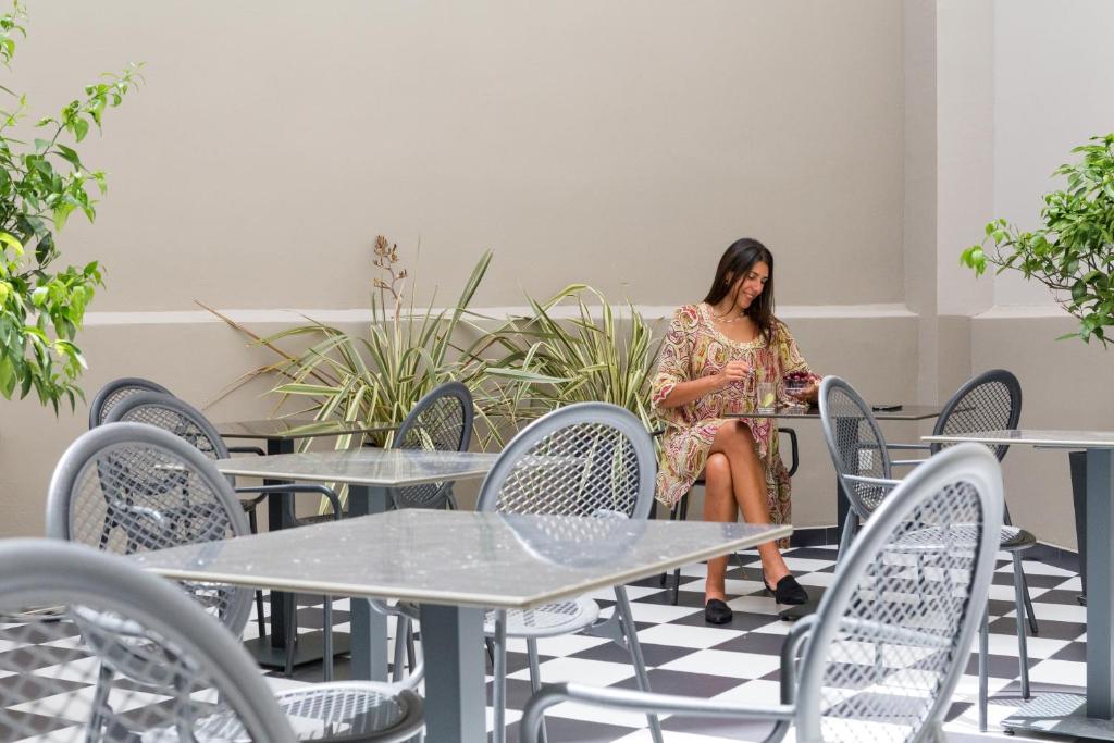 Classic Hotel by Athens Prime Hotels - Resim 12