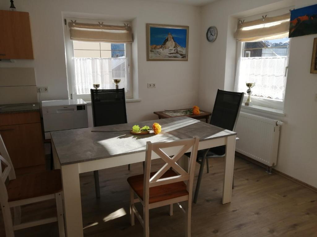 Kuchyňa alebo kuchynka v ubytovaní Ferienwohnung Hain