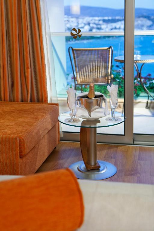 Royal Asarlik Beach Hotel - 带有海景的标准房间