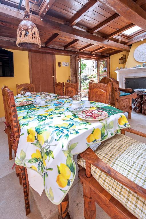 Fotografie z fotogalerie ubytování B&B BONE NOVELLE dimora storica palazzo zuzi v destinaci LʼAquila