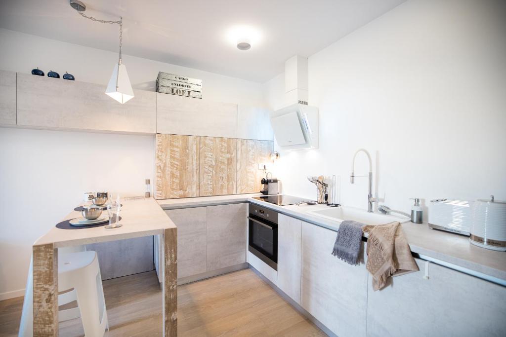 Island View Luxury Apartments - 15