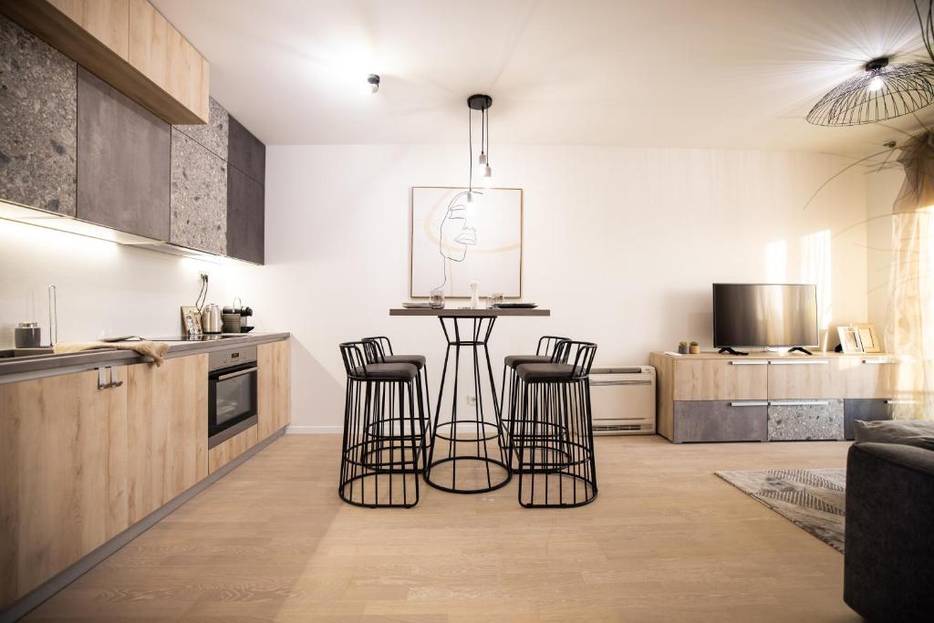 Island View Luxury Apartments - 9