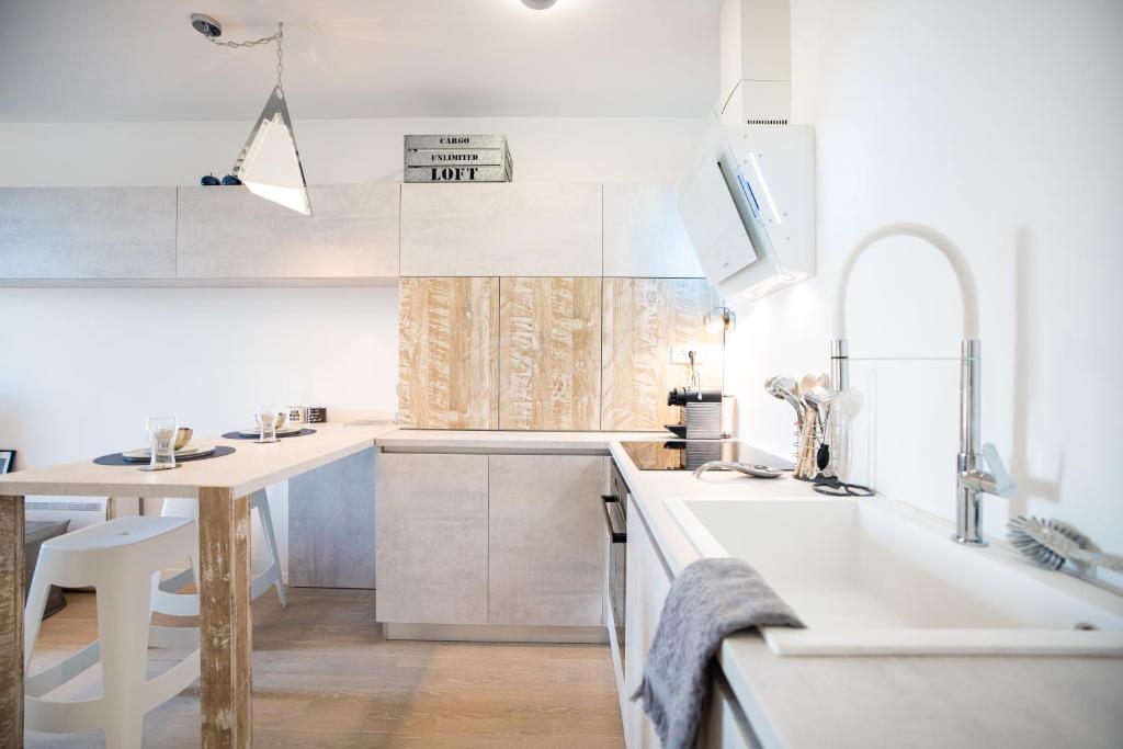 Island View Luxury Apartments - 11