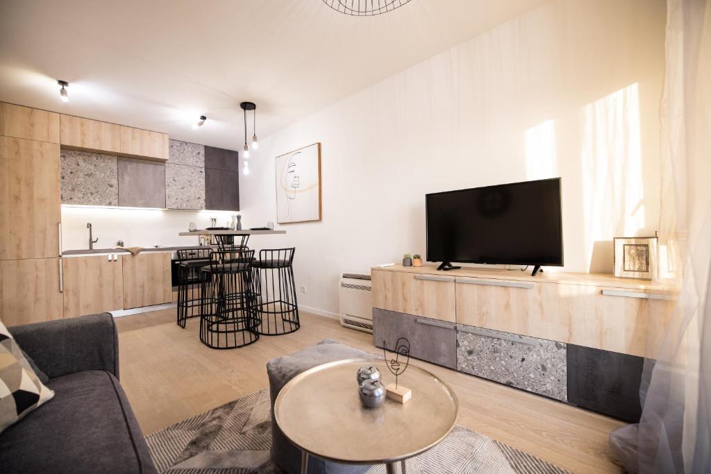 Island View Luxury Apartments - 4