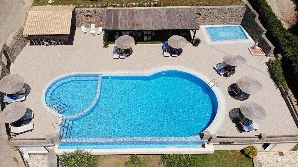 Basen w obiekcie Green Hill Resort lub w pobliżu