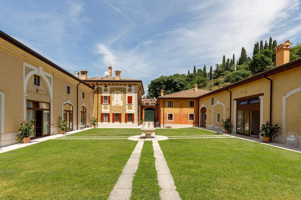 Galeriebild der Unterkunft Villa Padovani Relais de Charme - Adults Only in Pastrengo