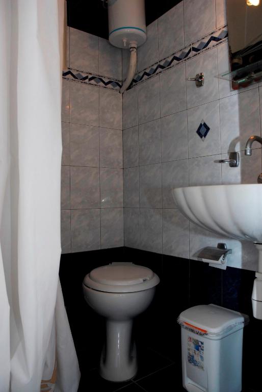 Un baño de Amaryllis Hotel