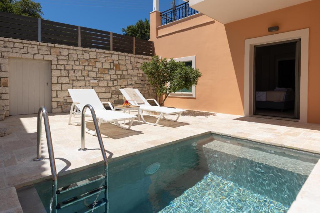 A piscina em ou perto de Onore Luxury Suites