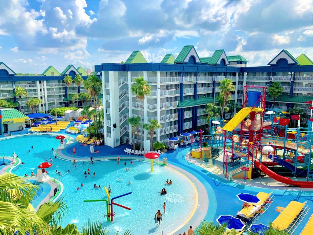 an image of a water park at a resort at Holiday Inn Resort Orlando Suites - Waterpark, an IHG Hotel in Orlando