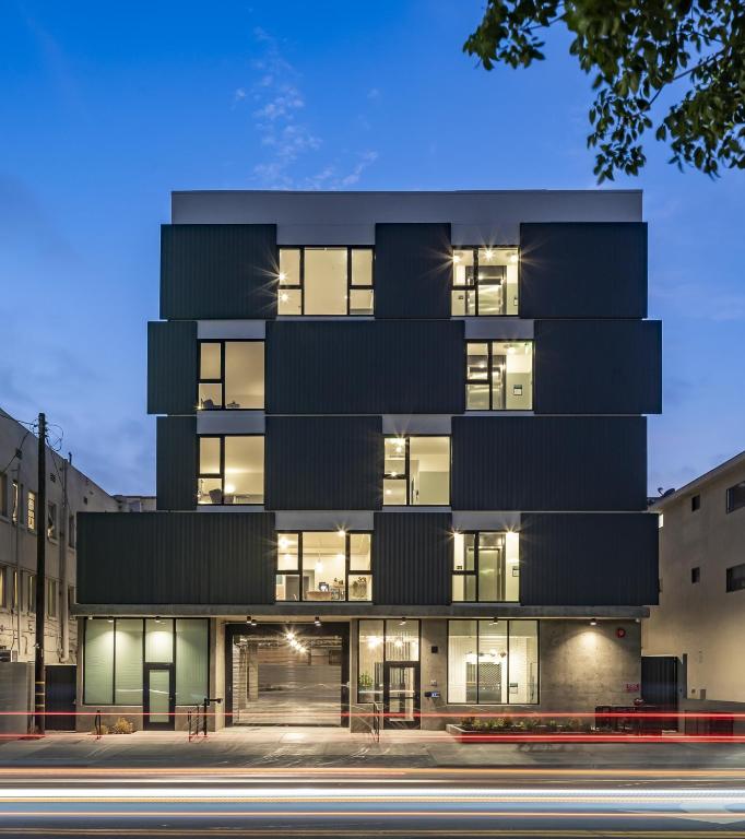 The Metric – Los Angeles Downtown