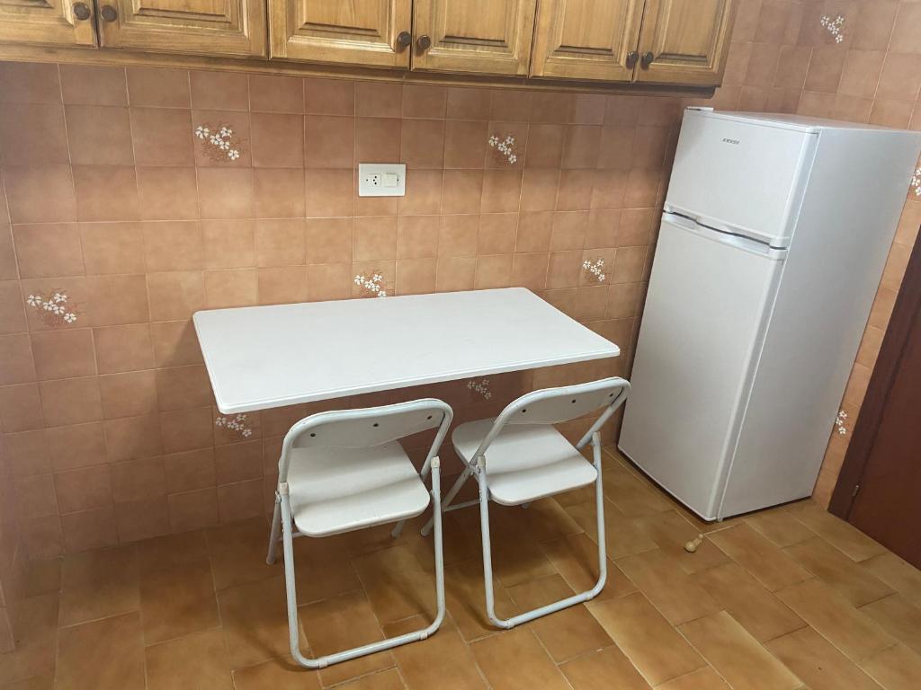 Kuchyňa alebo kuchynka v ubytovaní Apartamento céntrico con vistas y cerca de playa