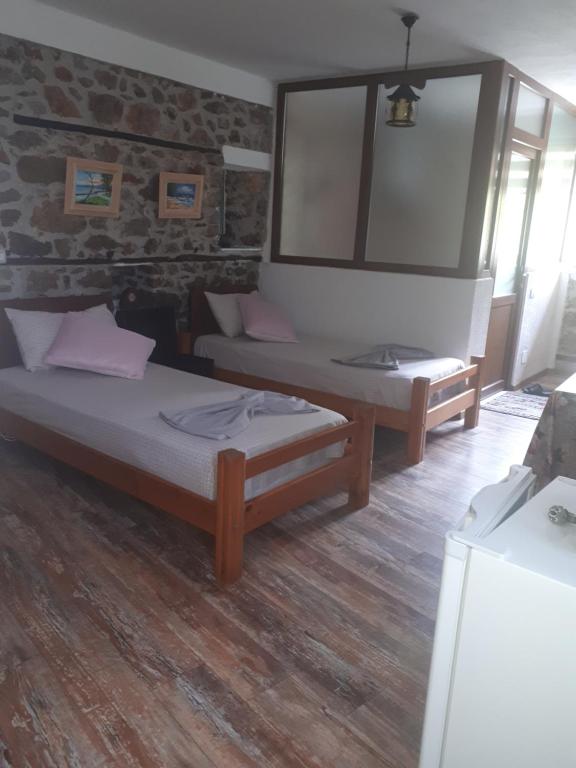 Nuci's Home glass floor - Image 8