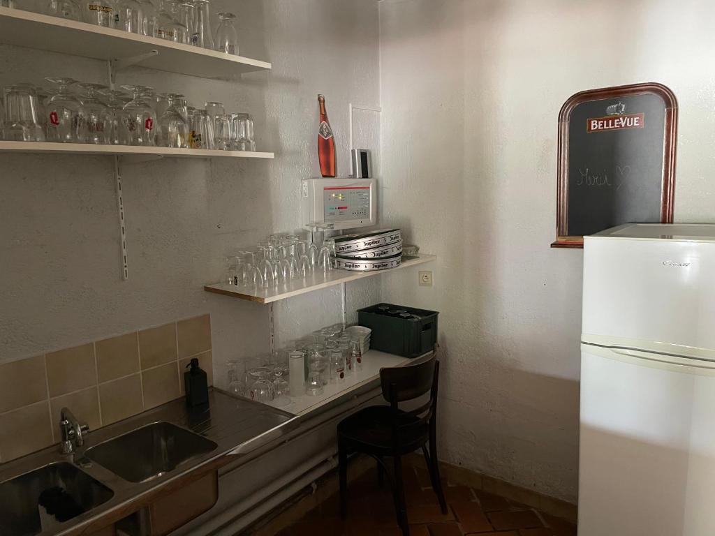 Kuchyň nebo kuchyňský kout v ubytování Gîte La Semois