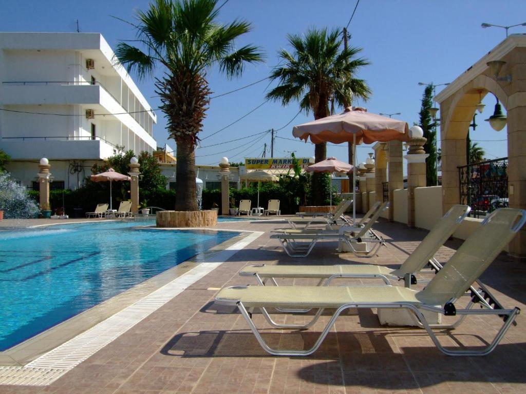 The swimming pool at or close to Antonios Hotel