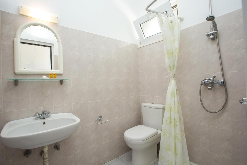 Dias Studios & Suites - 3