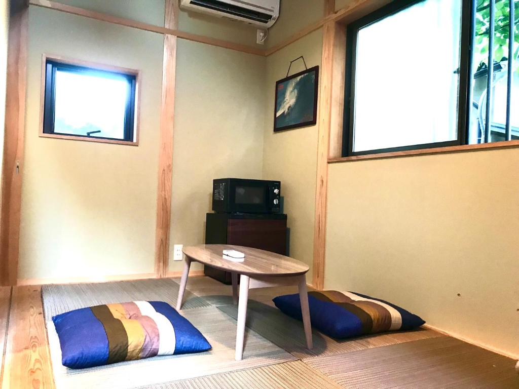 TV a/nebo společenská místnost v ubytování Guest House Kamakura Zen-ji