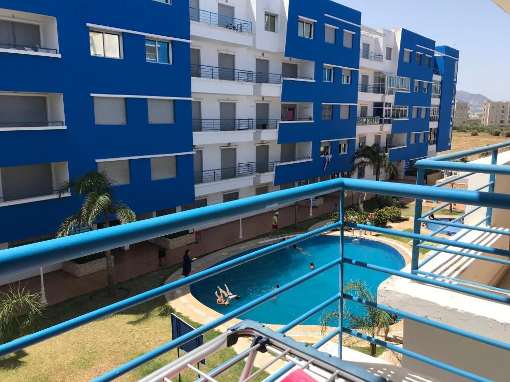Bazén v ubytování Cala Iris Appartement de vacances nebo v jeho okolí