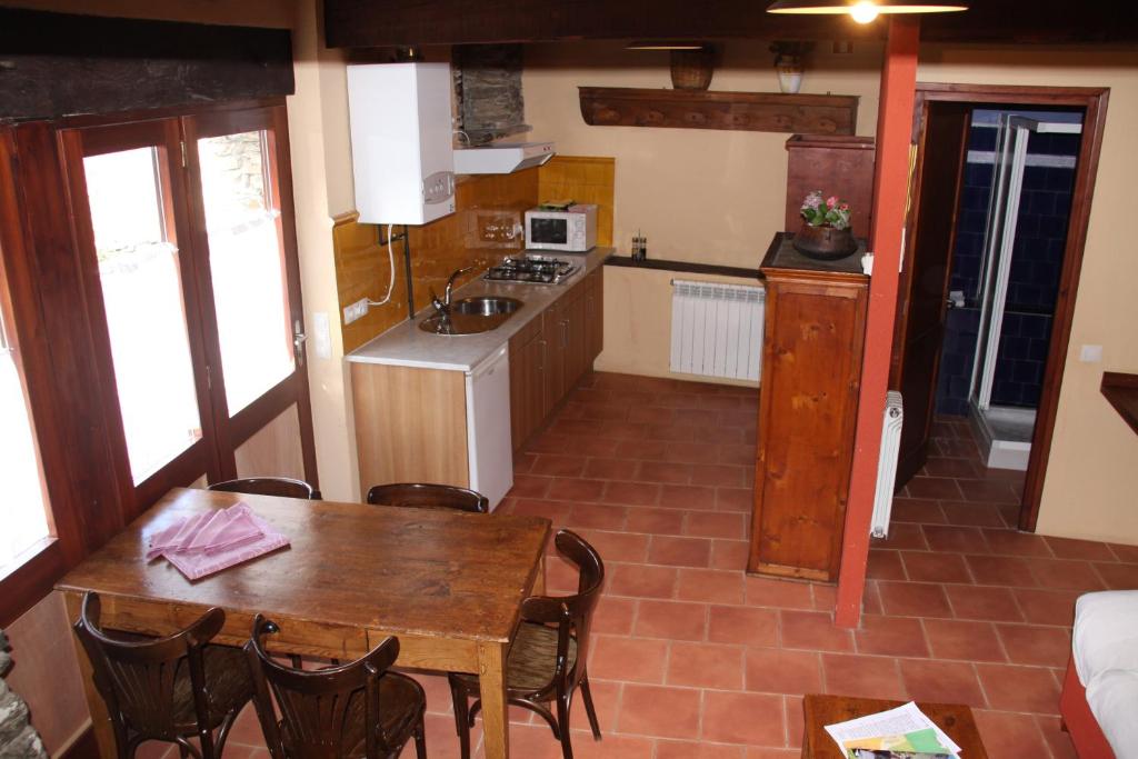 Una cocina o zona de cocina en Can Bonada