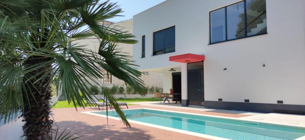 Bazén v ubytování Quiet family Villa Anne, Podstrana nebo v jeho okolí