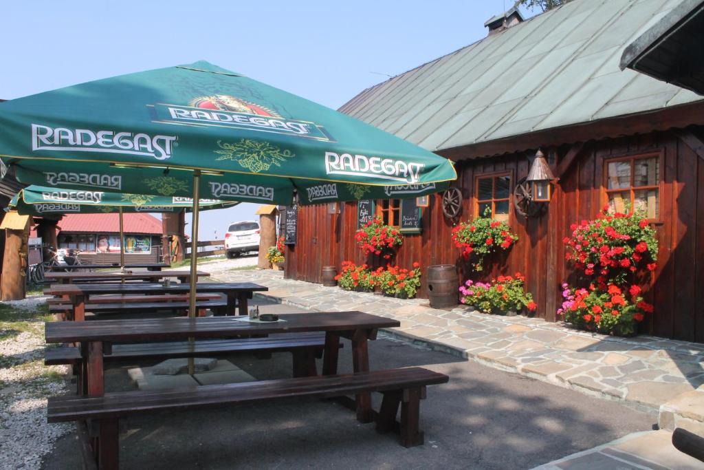 Restaurace v ubytování Bungalovy-Pustevny