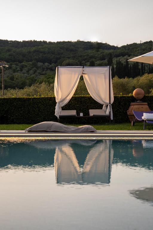 Bazén v ubytování Borgo I Vicelli Adults Only Relais nebo v jeho okolí
