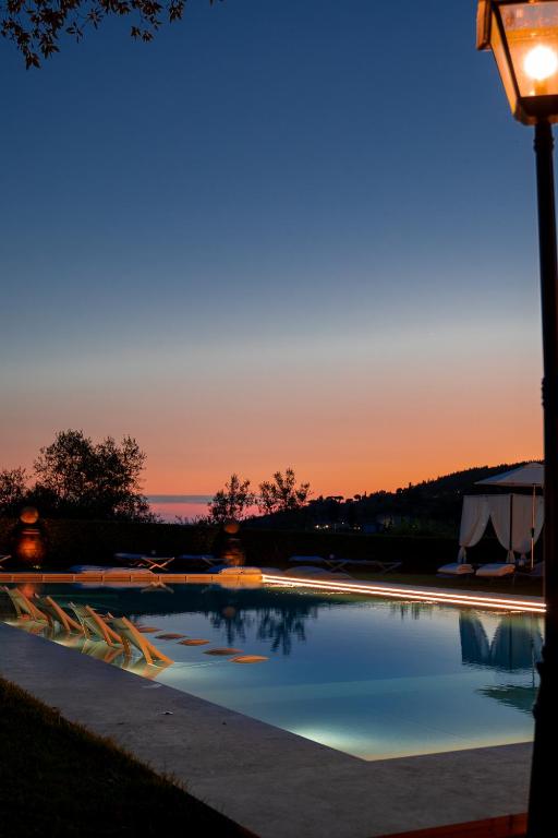 Bazén v ubytování Borgo I Vicelli Adults Only Relais nebo v jeho okolí