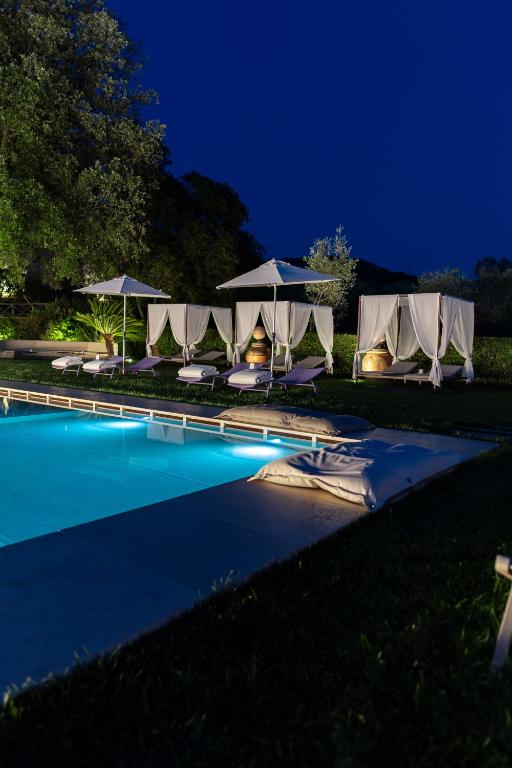 Bazén v ubytování Borgo I Vicelli Adults Only Relais nebo v jeho okolí