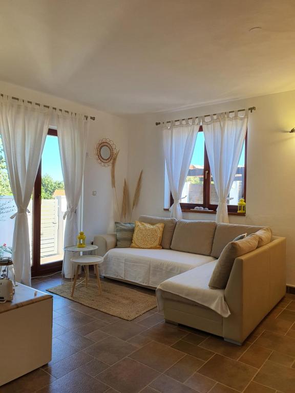 Część wypoczynkowa w obiekcie HOLIDAY HOME "MARIJANA"