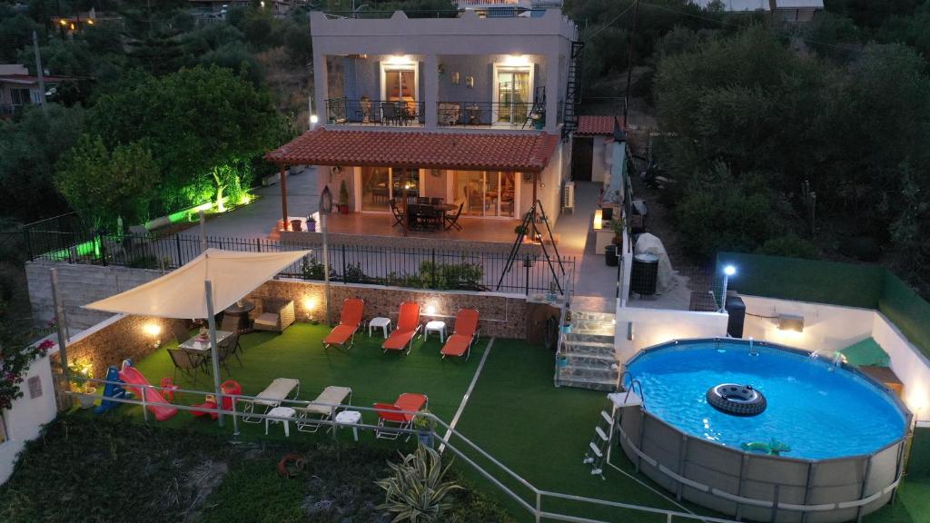 The swimming pool at or close to Thalassa