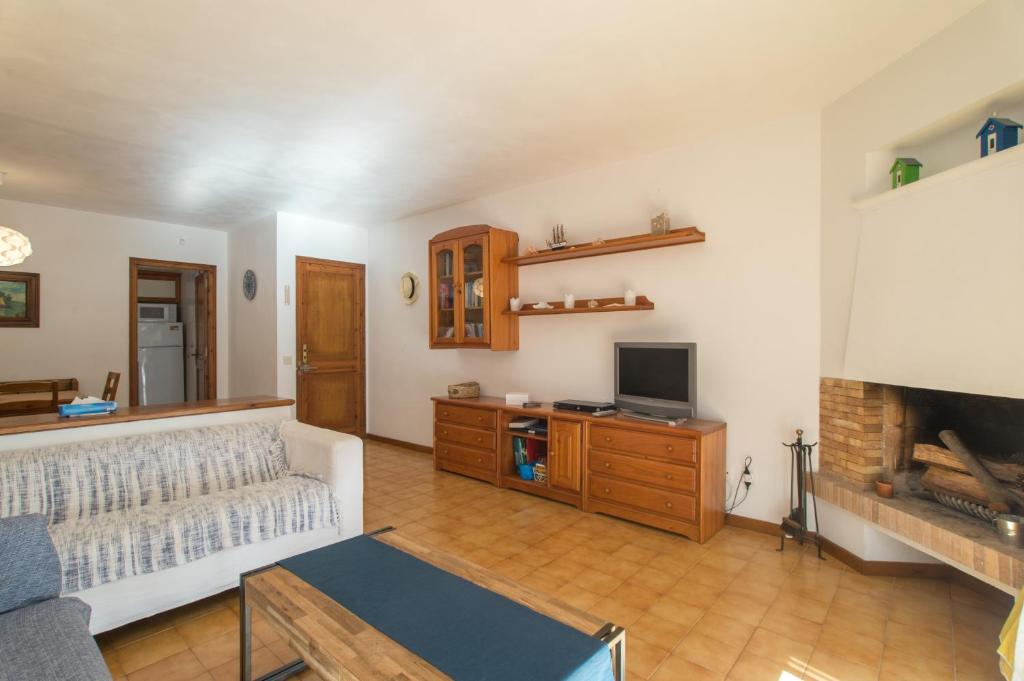 TV a/nebo společenská místnost v ubytování K-4 CALELLA DE PALAFRUGELL, 4 Pax