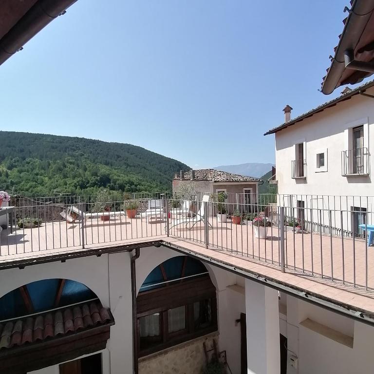 Nespecifikovaný výhled na hory nebo výhled na hory při pohledu z apartmánu