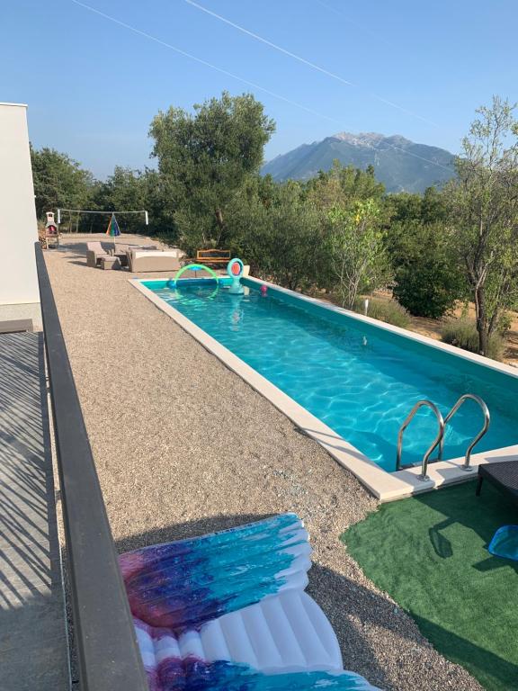 Bazén v ubytovaní La Finca OliveTree alebo v jeho blízkosti