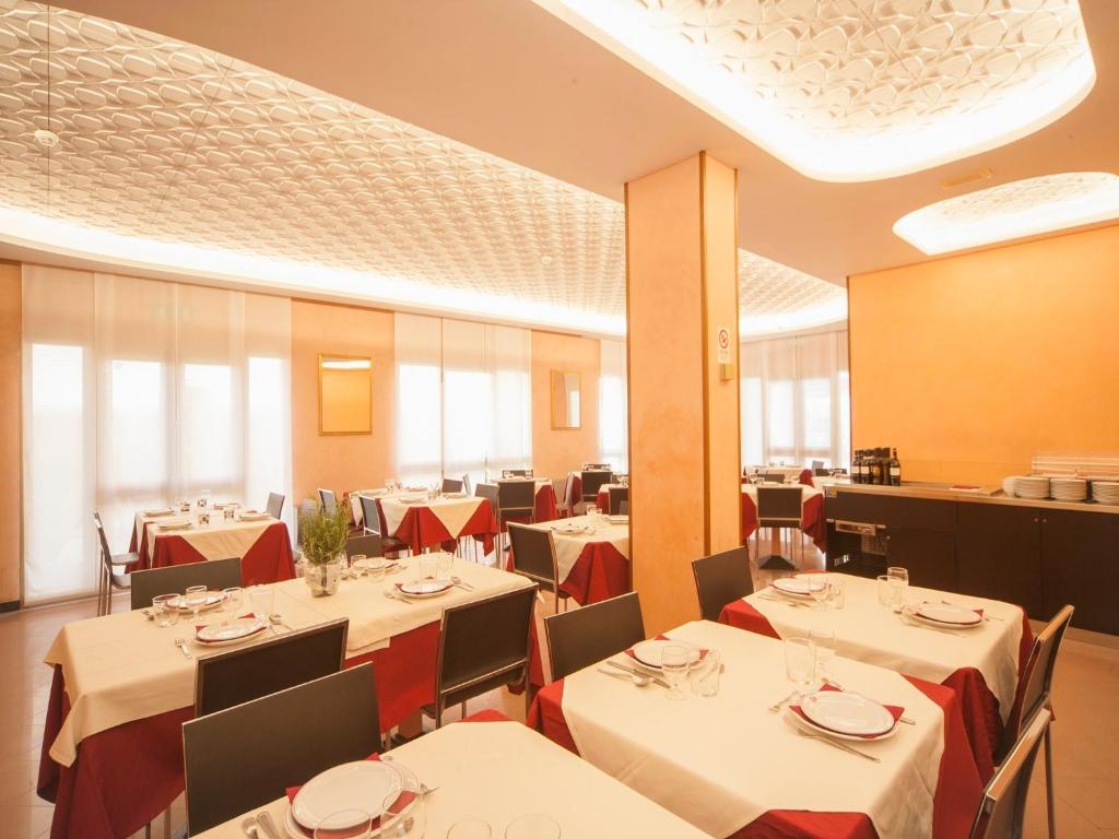 Restaurace v ubytování Hotel Manola