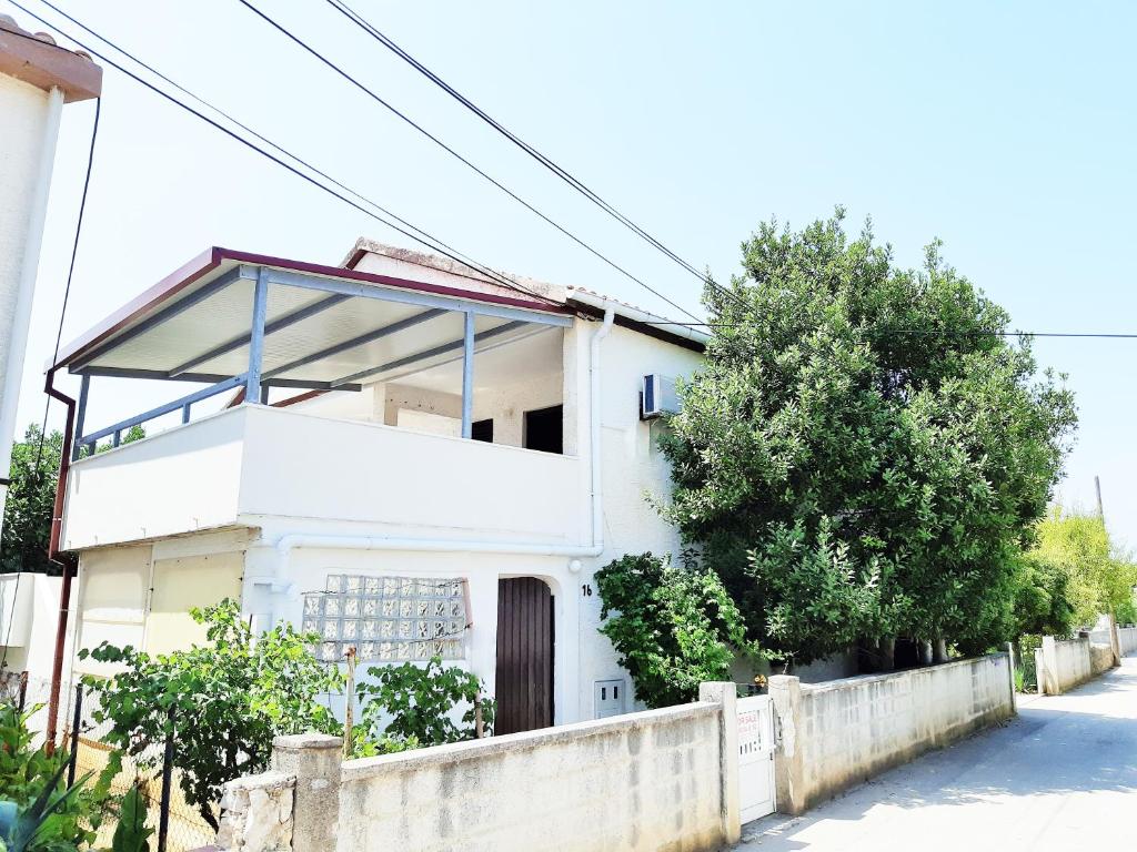 Gallery image of DALMATINO APARTMANI in Vir