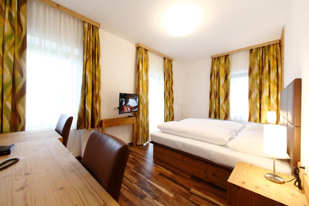 TV a/nebo společenská místnost v ubytování Hotel Magerl