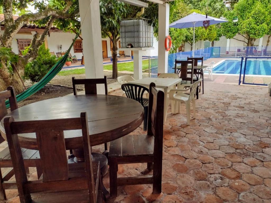 Bazén v ubytování Hotel Refugio Bike nebo v jeho okolí