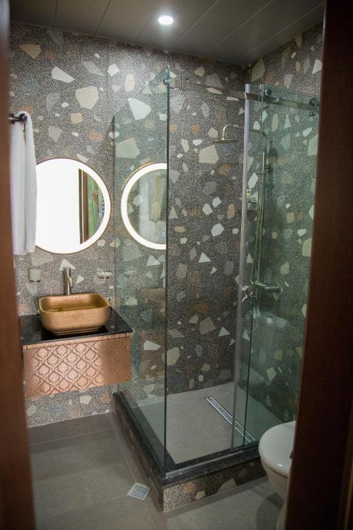 Koupelna v ubytování Phazisi Hotel