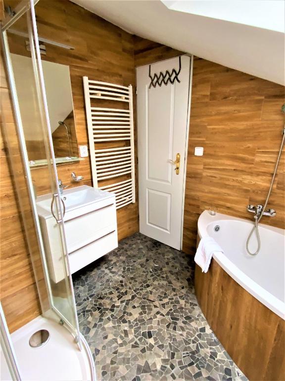 Koupelna v ubytování Hotel Jiřičná