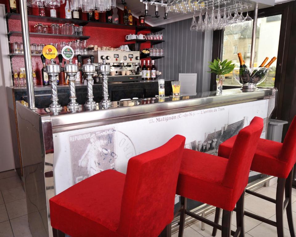 Lounge nebo bar v ubytování Contact Hôtel de Matignon