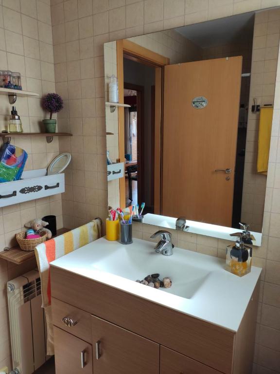 Koupelna v ubytování ACOGEDOR ÁTICO DÚPLEX EN TREMP