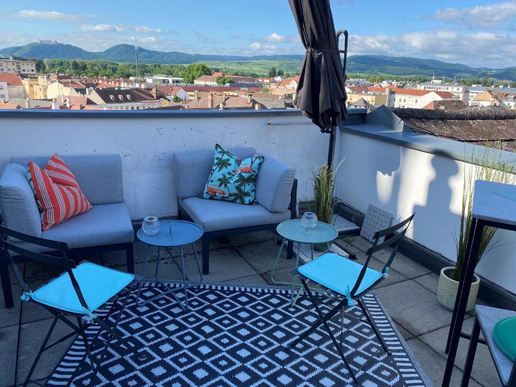Balkón nebo terasa v ubytování Terrassen Appartement über den Dächern von Krems
