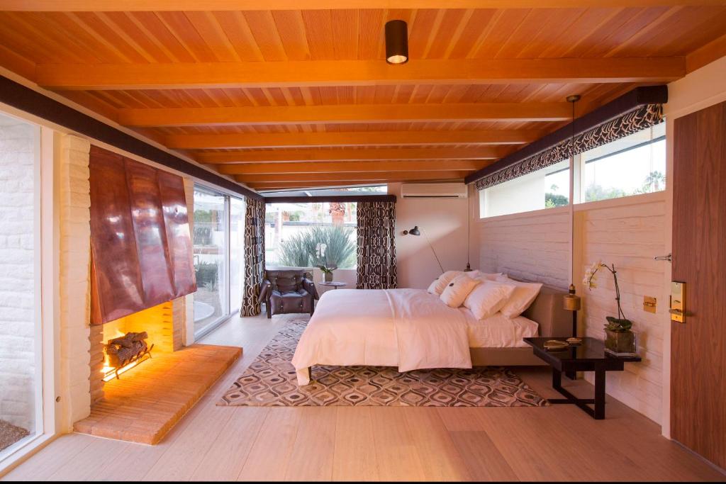Postel nebo postele na pokoji v ubytování L'Horizon Resort & Spa, Hermann Bungalows